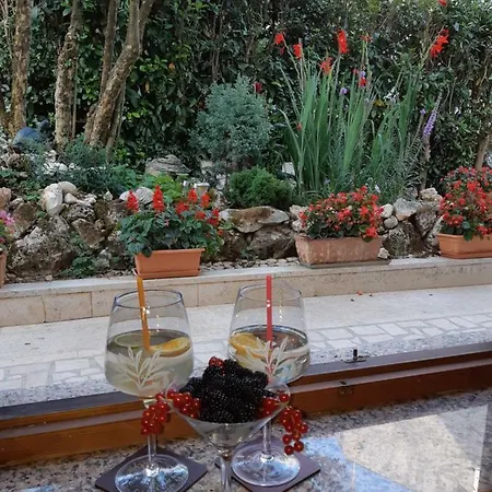 Апартаменты Taverna Coctel *